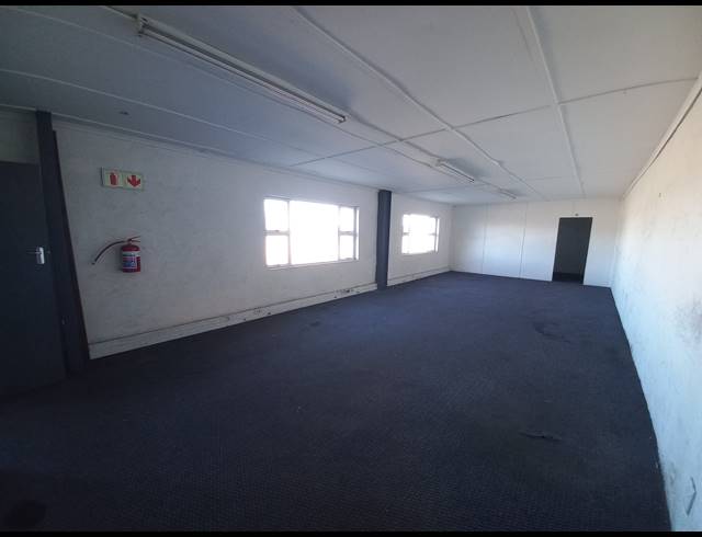 1,304M² WAREHOUSE FOR SALE IN WOODBROOK
